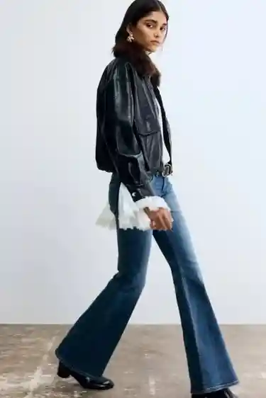 H&M Ladies Flared Low Jeans